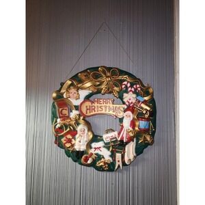 Vintage Christmas 10" Wreath Molded Hard Plastic 3D Decor Wall Hanging‎